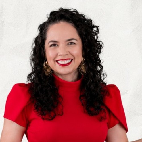 Ana Carolina Salas — instructora